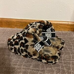 Women’s Ugg cheetah print open toe slippers size 7.5